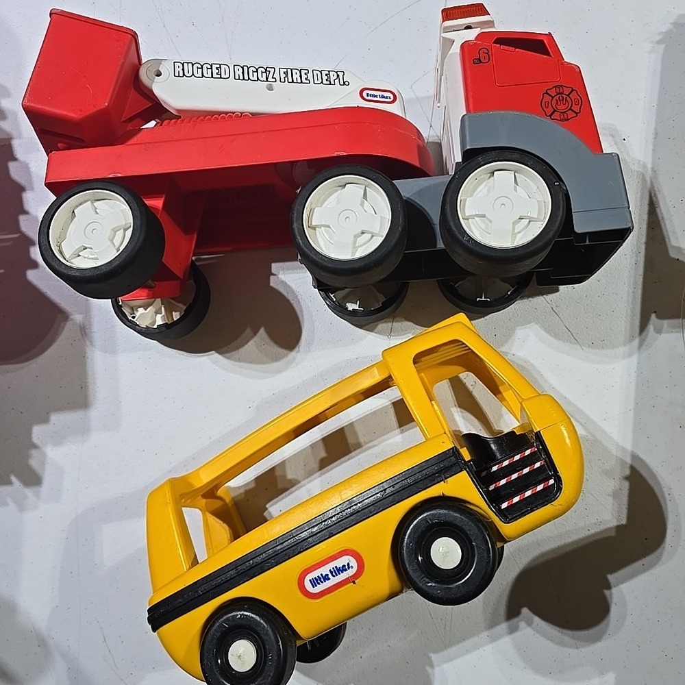 Little Tikes‎ Rugged Riggz Fire Ladder Truck Semi School Bus Lot